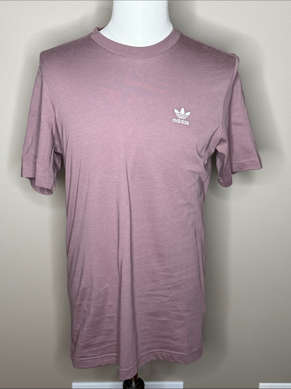 Adidas Essential Tee mens mauve short sleeve t-shirt size M 100% cotton.